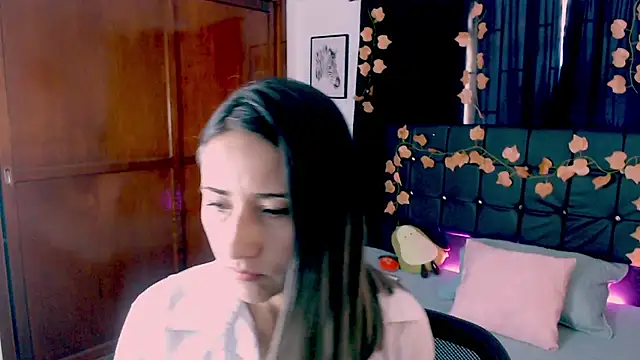 Sofia-mel online show from September 20, 2025, 10:04 pm