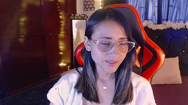 Sofia-mel online show from October 25, 2025, 7:36 pm