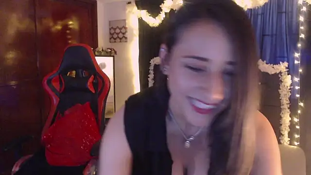 Sofia-mel online show from October 22, 2025, 9:24 pm