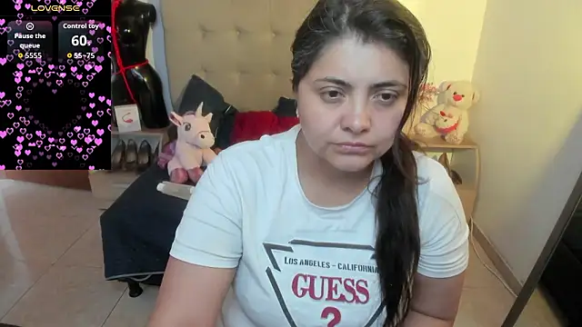 TifanyAmazinng online show from January 15, 2026, 1:03 pm