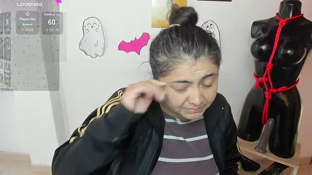 Snapshot of TifanyAmazinng chatting on October 8, 2025, 12:28 pm TifanyAmazinng online show from October 8, 2025, 12:28 pm