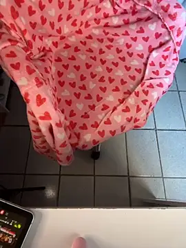 damadanoit3ee online show from October 22, 2025, 3:11 pm