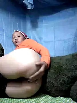 Snapshot of PhamPm70 chatting on November 21, 2025, 8:52 pm PhamPm70 online show from November 21, 2025, 8:52 pm