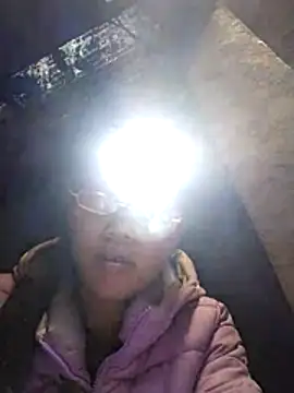 Snapshot of PhamPm70 chatting on November 19, 2025, 5:18 am PhamPm70 online show from November 19, 2025, 5:18 am