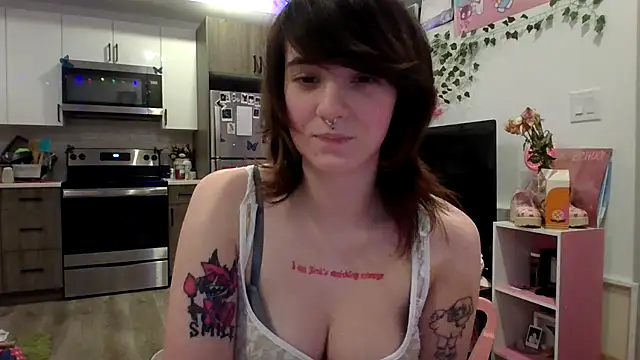 Snapshot of Angelalice555 chatting on September 24, 2025, 9:05 am Angelalice555 online show from September 24, 2025, 9:05 am