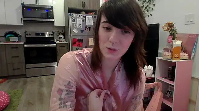 Snapshot of Angelalice555 chatting on October 4, 2025, 5:31 am Angelalice555 online show from October 4, 2025, 5:31 am