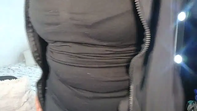Snapshot of SweetCatheryne chatting on August 3, 2026, 12:08 am SweetCatheryne online show from August 3, 2026, 12:08 am
