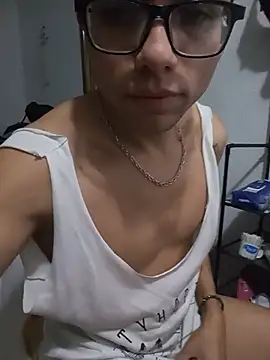 Snapshot of Naughty_Boy13 chatting on May 29, 2026, 2:28 am Naughty Boy13 online show from May 29, 2026, 2:28 am