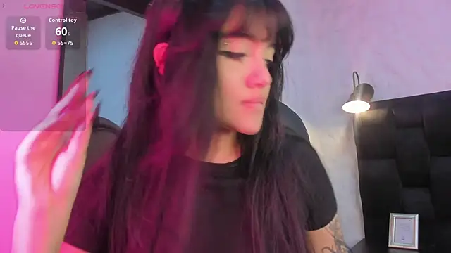 Snapshot of Darky_Doll chatting on November 13, 2025, 8:13 pm Darky Doll online show from November 13, 2025, 8:13 pm