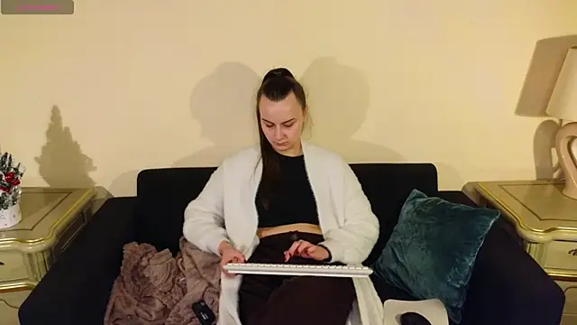 Kelly Cartier online show from January 15, 2026, 12:52 pm