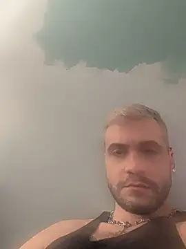 NyxonNight online show from May 18, 2026, 2:01 am