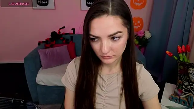 MyEllaLuvs online show from November 1, 2025, 9:30 pm