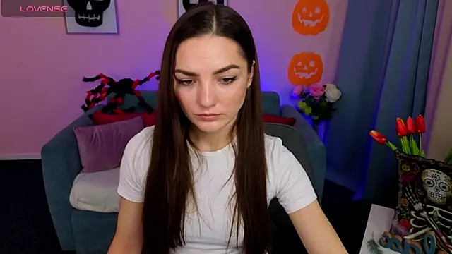 MyEllaLuvs online show from October 31, 2025, 2:24 pm