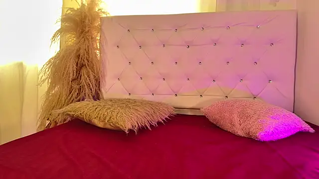 tatixxxvega online show from February 17, 2026, 1:19 pm