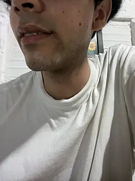 Snapshot of Axel-Mejia chatting on June 14, 2026, 2:24 am Axel-Mejia online show from June 14, 2026, 2:24 am