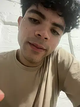 Snapshot of Axel-Mejia chatting on June 22, 2026, 2:28 am Axel-Mejia online show from June 22, 2026, 2:28 am