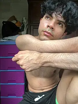 Snapshot of Axel-Mejia chatting on June 4, 2026, 7:51 pm Axel-Mejia online show from June 4, 2026, 7:51 pm
