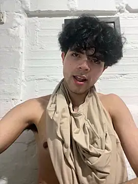 Snapshot of Axel-Mejia chatting on June 3, 2026, 2:01 am Axel-Mejia online show from June 3, 2026, 2:01 am