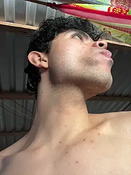 Axel-Mejia online show from January 14, 2026, 6:33 pm