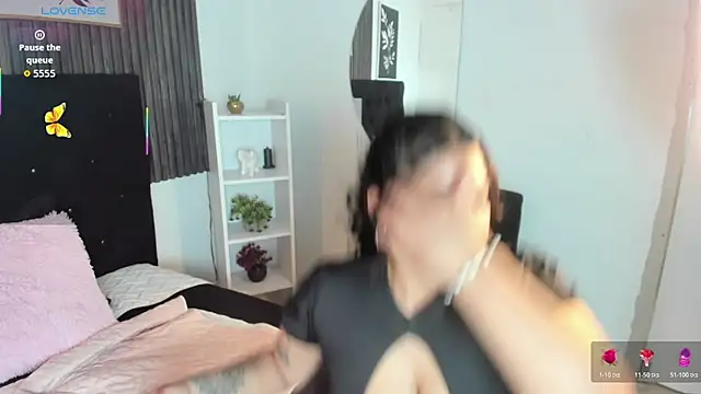 nanny  cute online show from October 29, 2025, 2:43 am