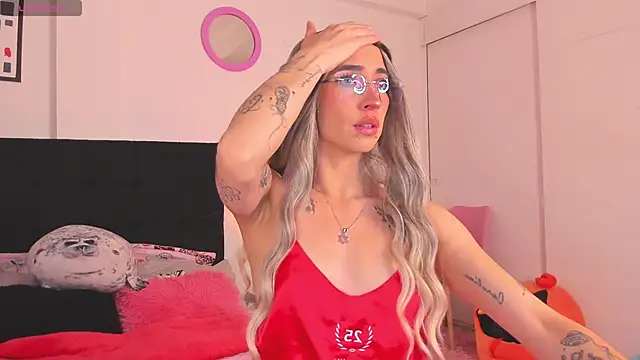 Aryane art  online show from November 5, 2025, 3:42 am