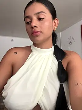 Snapshot of AnaaFaith_ chatting on October 21, 2025, 7:35 pm AnaaFaith online show from October 21, 2025, 7:35 pm