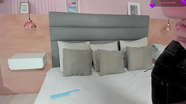  emma willliams  online show from February 2, 2026, 2:05 pm