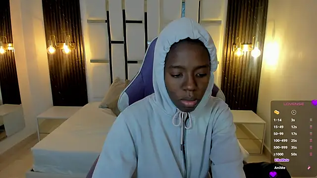  emma willliams  online show from November 11, 2025, 1:28 pm