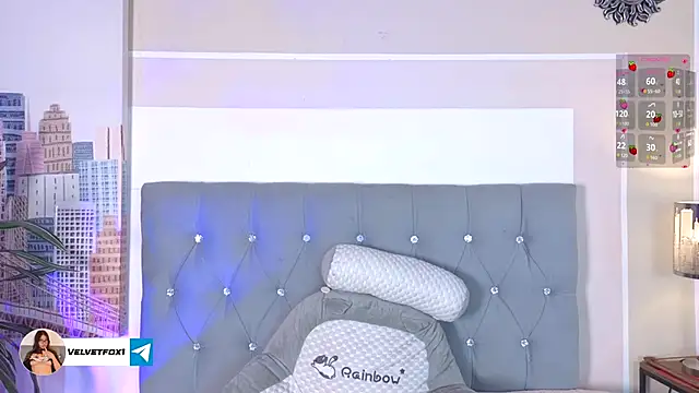 Snapshot of VelvetFox_ chatting on November 25, 2025, 9:15 pm VelvetFox online show from November 25, 2025, 9:15 pm