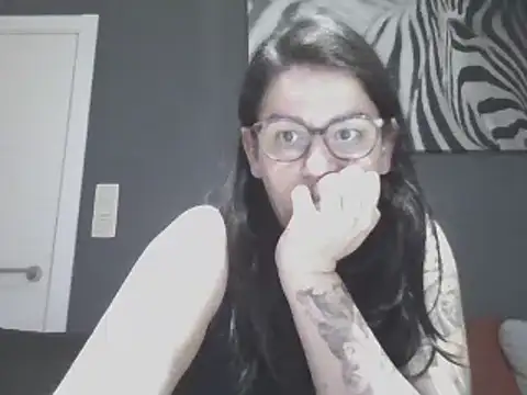 hottyFcup online show from December 18, 2025, 7:18 pm