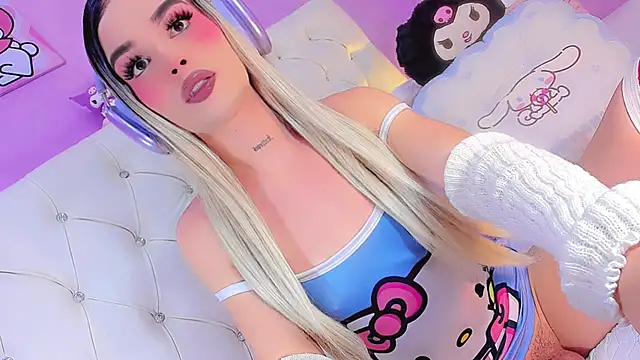 Snapshot of Cattleya_White_ll chatting on November 8, 2025, 9:18 pm Cattleya White ll online show from November 8, 2025, 9:18 pm