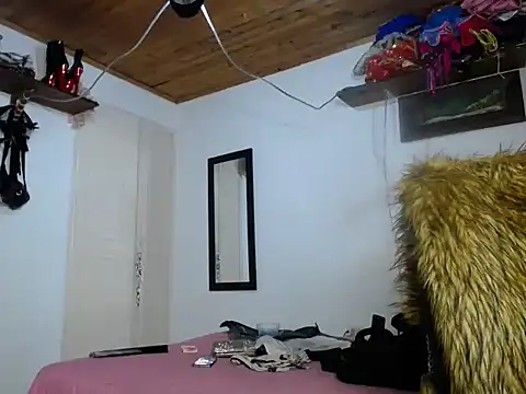 Snapshot of sashastarfire chatting on November 16, 2025, 10:09 am sashastarfire online show from November 16, 2025, 10:09 am