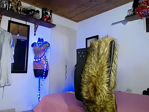 Snapshot of sashastarfire chatting on November 8, 2025, 5:33 am sashastarfire online show from November 8, 2025, 5:33 am