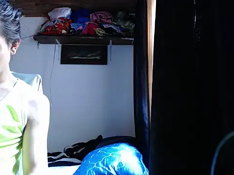 Snapshot of sashastarfire chatting on November 20, 2025, 6:30 pm sashastarfire online show from November 20, 2025, 6:30 pm