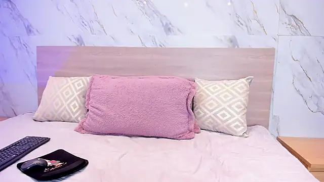 sofiagomez   online show from December 19, 2025, 6:54 pm