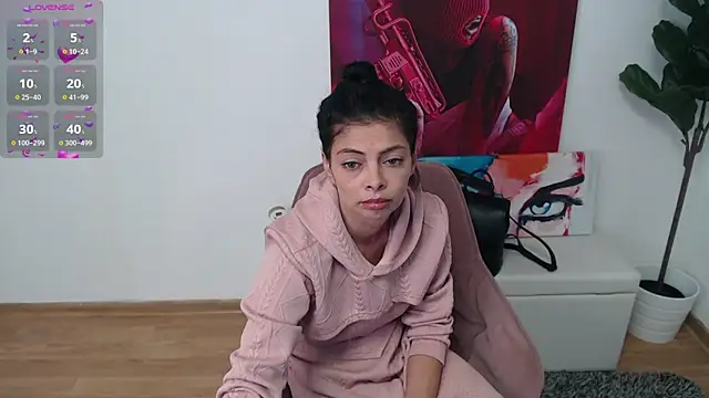 LadyLiia online show from May 6, 2026, 3:43 am