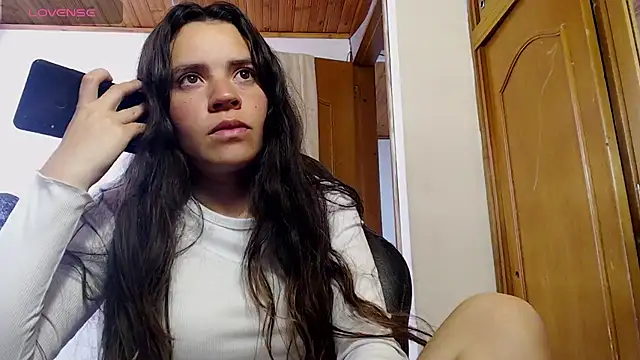 Skylar Serenity online show from October 23, 2025, 7:01 pm