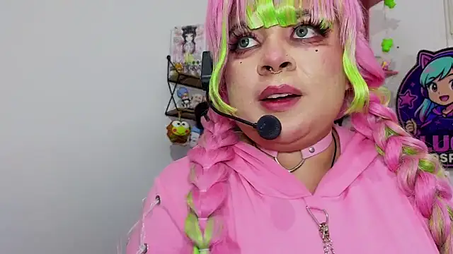 Snapshot of Lucycosplay777 chatting on April 19, 2026, 1:17 am Lucycosplay777 online show from April 19, 2026, 1:17 am