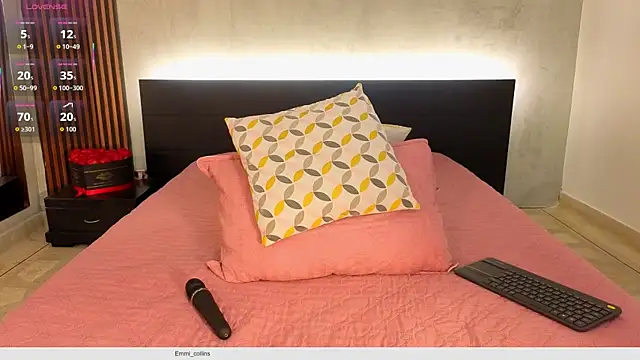 Snapshot of emmi_collinss chatting on July 22, 2026, 7:49 pm emmi collinss online show from July 22, 2026, 7:49 pm