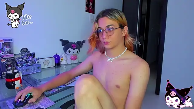 Snapshot of KeitaMoon chatting on October 15, 2025, 9:34 pm KeitaMoon online show from October 15, 2025, 9:34 pm