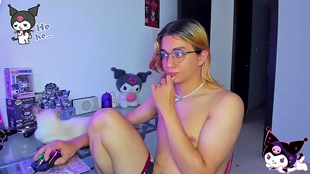 Snapshot of KeitaMoon chatting on October 17, 2025, 9:27 pm KeitaMoon online show from October 17, 2025, 9:27 pm