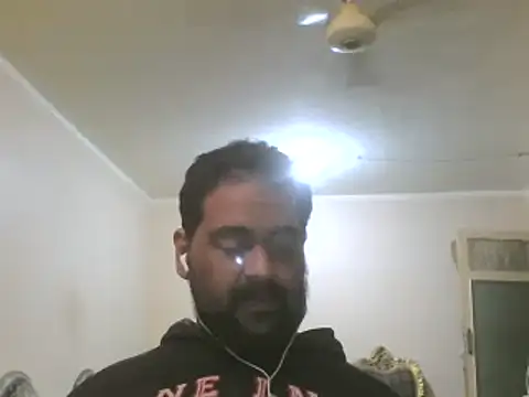 Snapshot of elpoop7305 chatting on October 20, 2025, 11:33 am elpoop7305 online show from October 20, 2025, 11:33 am