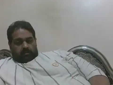 Snapshot of elpoop7305 chatting on November 19, 2025, 11:43 am elpoop7305 online show from November 19, 2025, 11:43 am