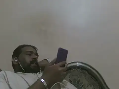 Snapshot of elpoop7305 chatting on October 23, 2025, 10:58 am elpoop7305 online show from October 23, 2025, 10:58 am