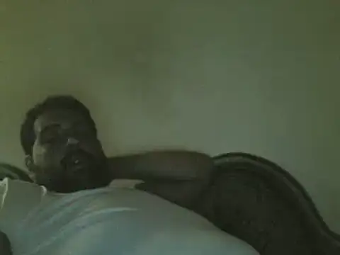 Snapshot of elpoop7305 chatting on November 6, 2025, 10:41 am elpoop7305 online show from November 6, 2025, 10:41 am