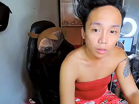 YourNikkieXxx online show from October 28, 2025, 5:08 am