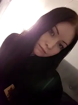 DragonFoxie online show from October 26, 2025, 4:40 pm