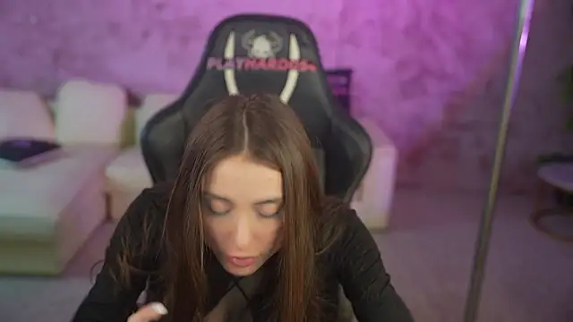 Snapshot of Luna_secretgirl chatting on March 21, 2026, 9:14 am Luna secretgirl online show from March 21, 2026, 9:14 am