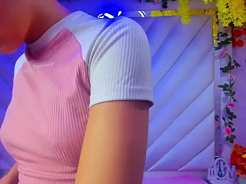  Luna Bennett online show from November 5, 2025, 11:13 am