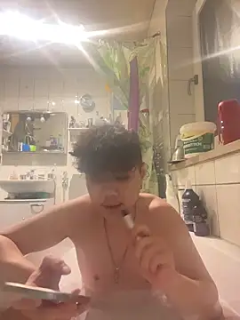 Kingpowerlittel online show from February 25, 2026, 5:24 pm